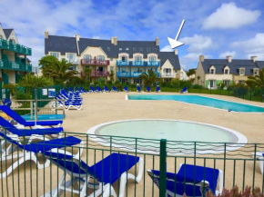 VACANCES A L OCEAN - T4 GRAND BALCON tout confort - MER PLAGE PISCINE à environ 25 m - Centre ville, tous commerces, marché, et port à 10 minutes à pied en longeant la mer - Parking personnel dédié